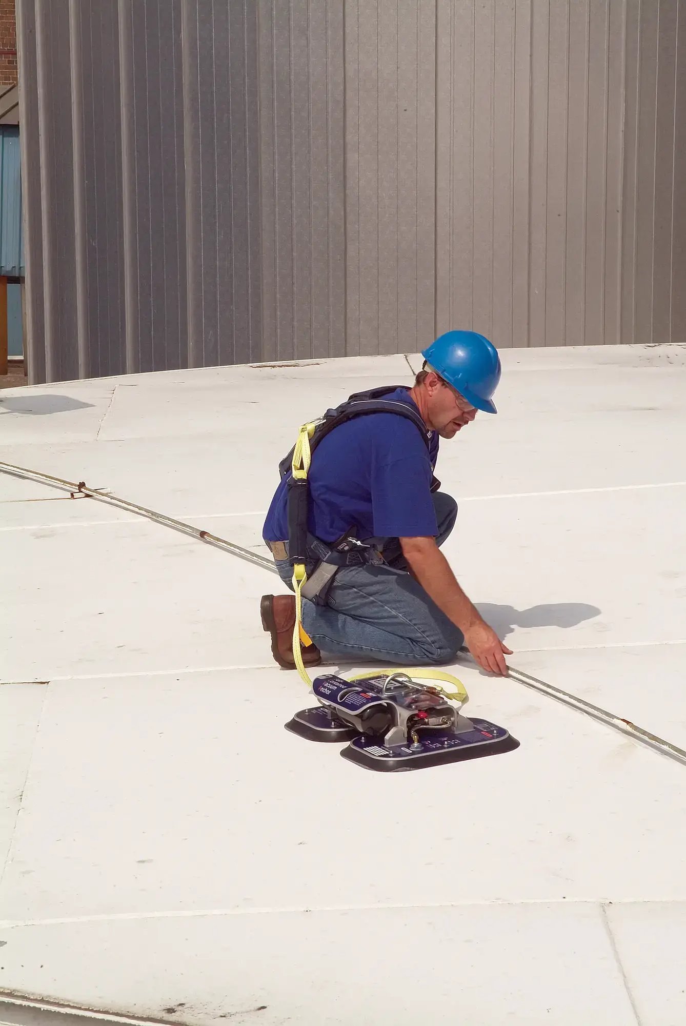 mobi-lok vacuum anchor with air bottle attachment (1)