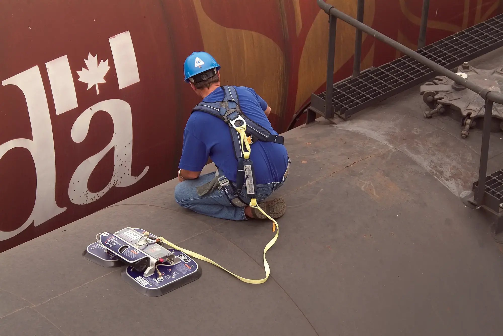mobi-lok vacuum anchor with air bottle attachment