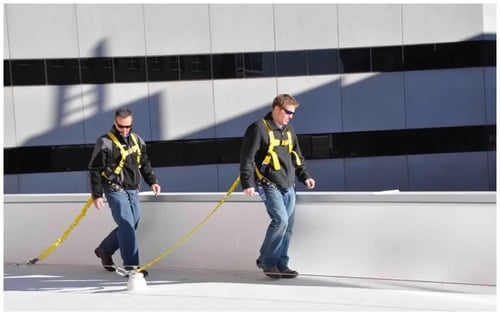 horizontal lifeline in use