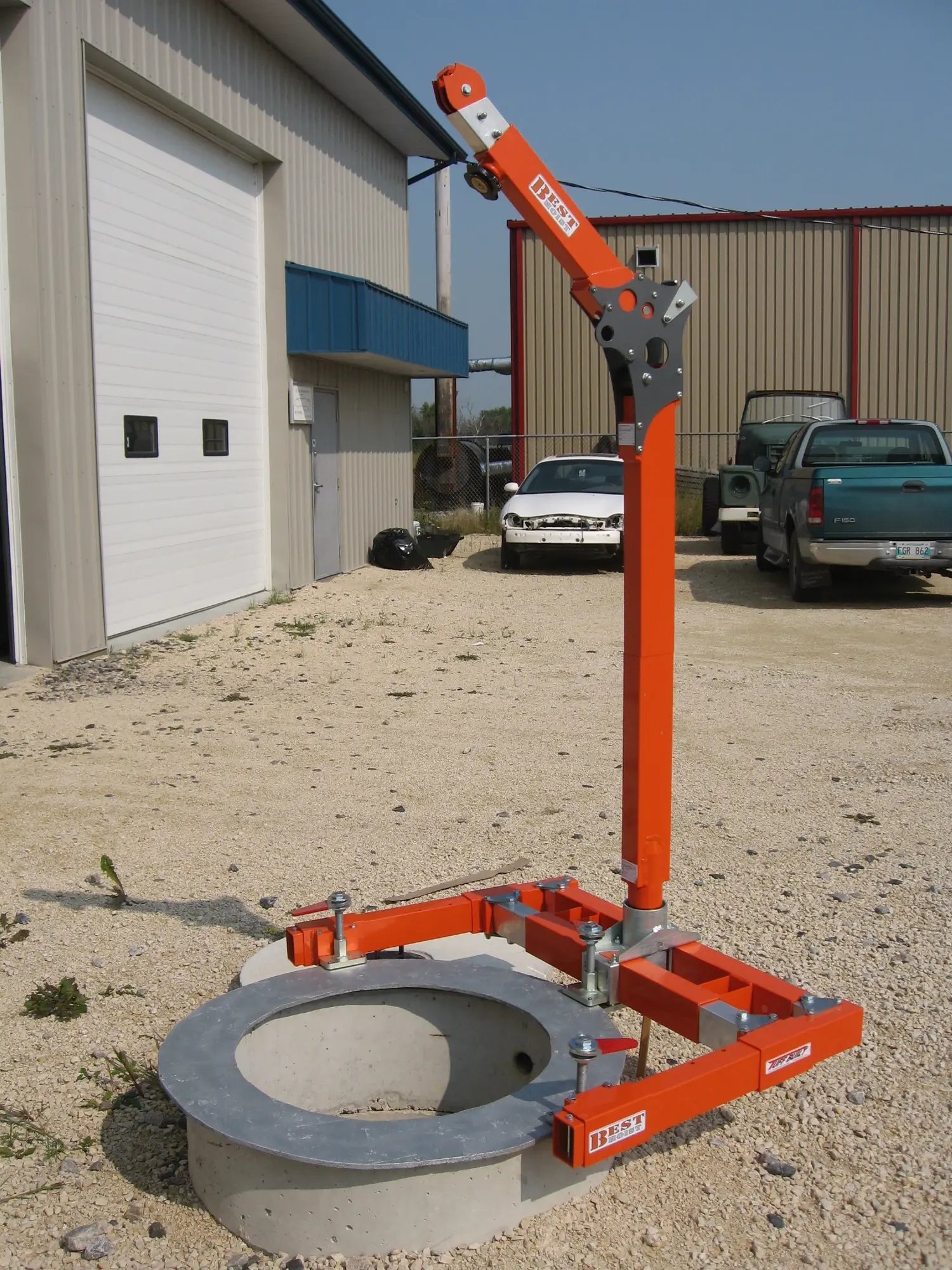 TuffBuilt Davit Hoist System