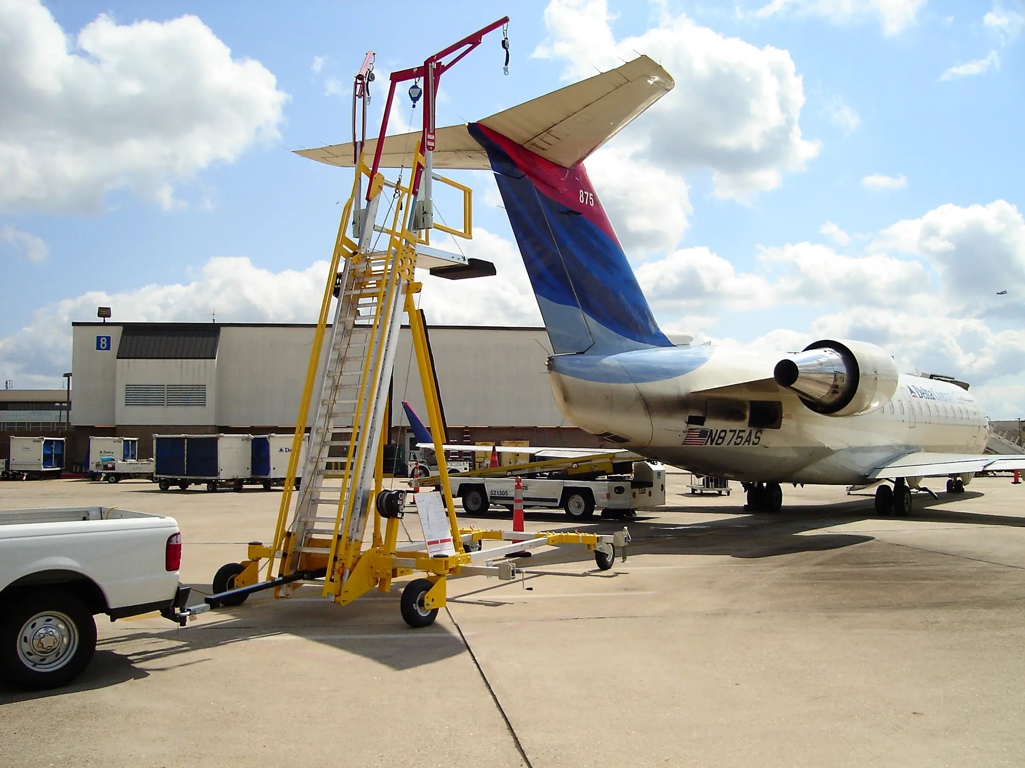freestanding ladder system aviation
