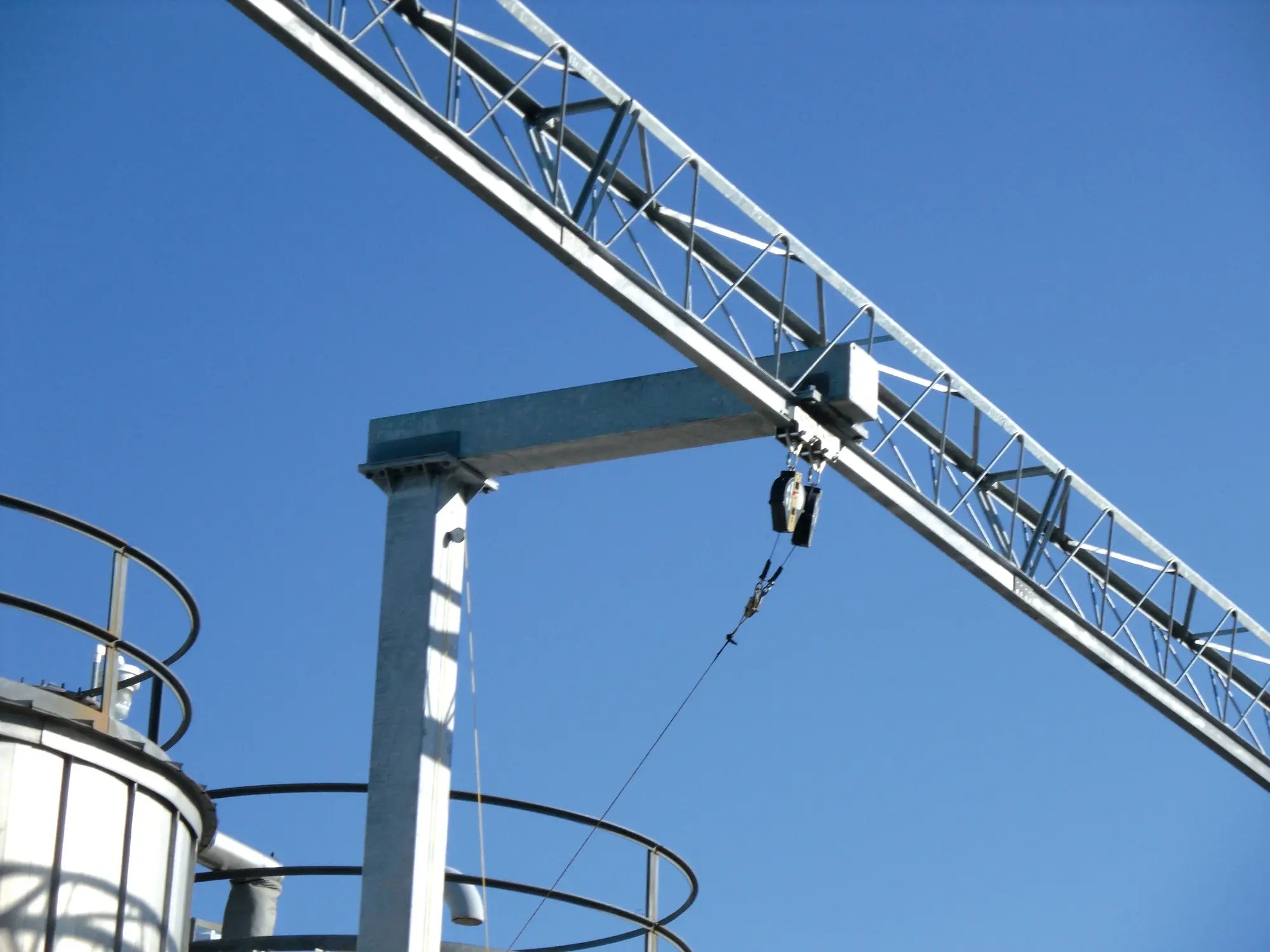 overhead rigid rail column system