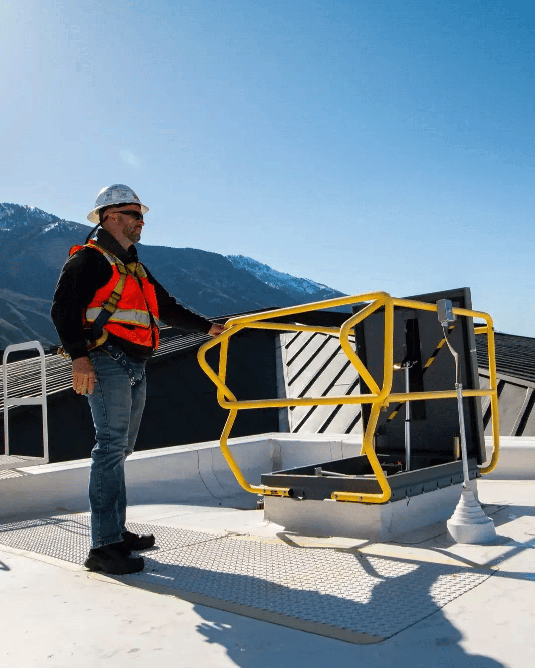 BYU Roof hatch and roof hatch guardrail-1