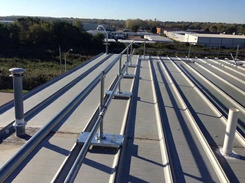 Passive fall protection system Fixed Guardrail Standing Seam