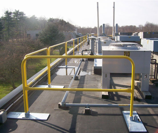 portable guardrail for temporary rooftop applications