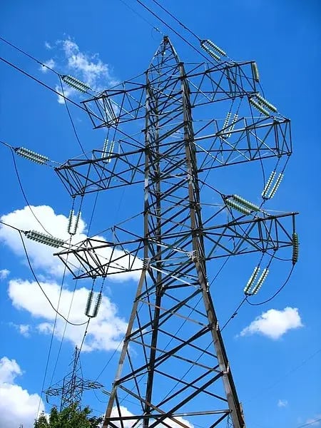 overhead powerline example of energy sector fall protection