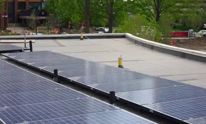 Rooftop solar energy example with horizontal lifelines